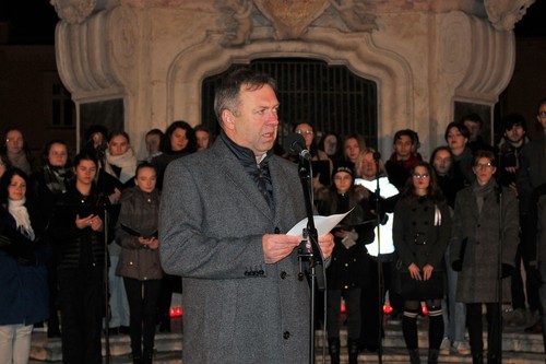 Lidé v Uherském Hradišti si připomněli Den boje za svobodu a demokracii