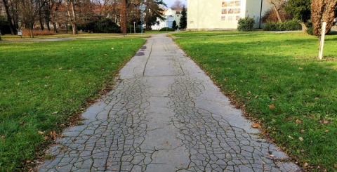 Páteřní chodník skrze Smetanovy sady se dočká rekonstrukce
