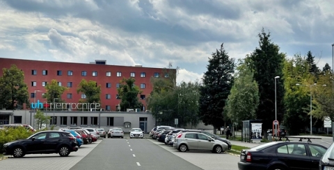 Zvýhodněné parkování pro rezidenty ze Štěpnic nabízí Uherskohradišťská nemocnice ve spolupráci s městem