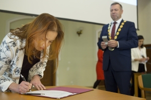 Ustavujícího zasedání zastupitelstva města 17. října 2022 - složení slibu MUDr. Maříková