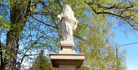 Barokní socha Panny Marie Bolestné nově ošetřena