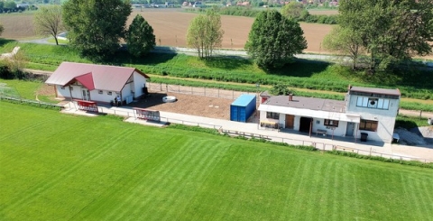 Areál fotbalového hřiště v Sadech má nový systém zavlažování i přípojky vody