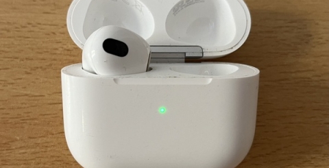 Bezdrátové sluchátko zn. Apple / Ztráty a nálezy