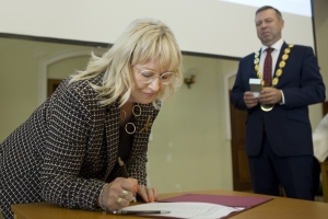 Ustavujícího zasedání zastupitelstva města 17. října 2022 - složení slibu p. Jagošová